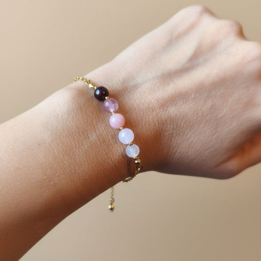 Pulseira Aura Rosa I – Granada, Opala Rosa e Aço Inox Dourado