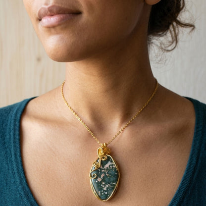 Pendente Jaspe Oceano Orbicular Feito à Mão em Dourado