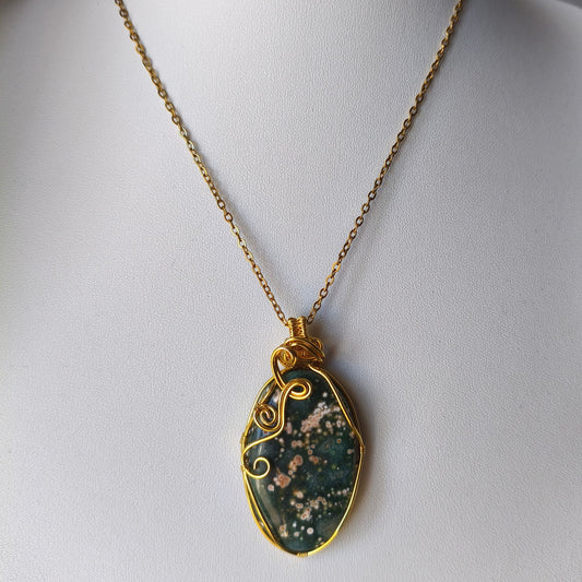 Pendente Jaspe Oceano Orbicular Feito à Mão em Dourado