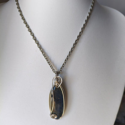 Pendente de Labradorite Feito à Mão em Aço Inoxidável