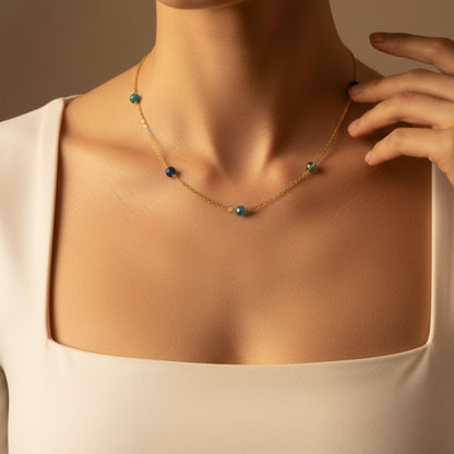 Colar Olho de Tigre Azul e Corrente Dourada