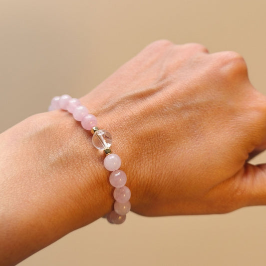 Pulseira Aura Rosa III – Quartzo Rosa e Hematite Dourada