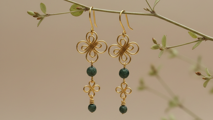Brincos Filigrana Feitos à Mão com Ágata Musgo — Dourado